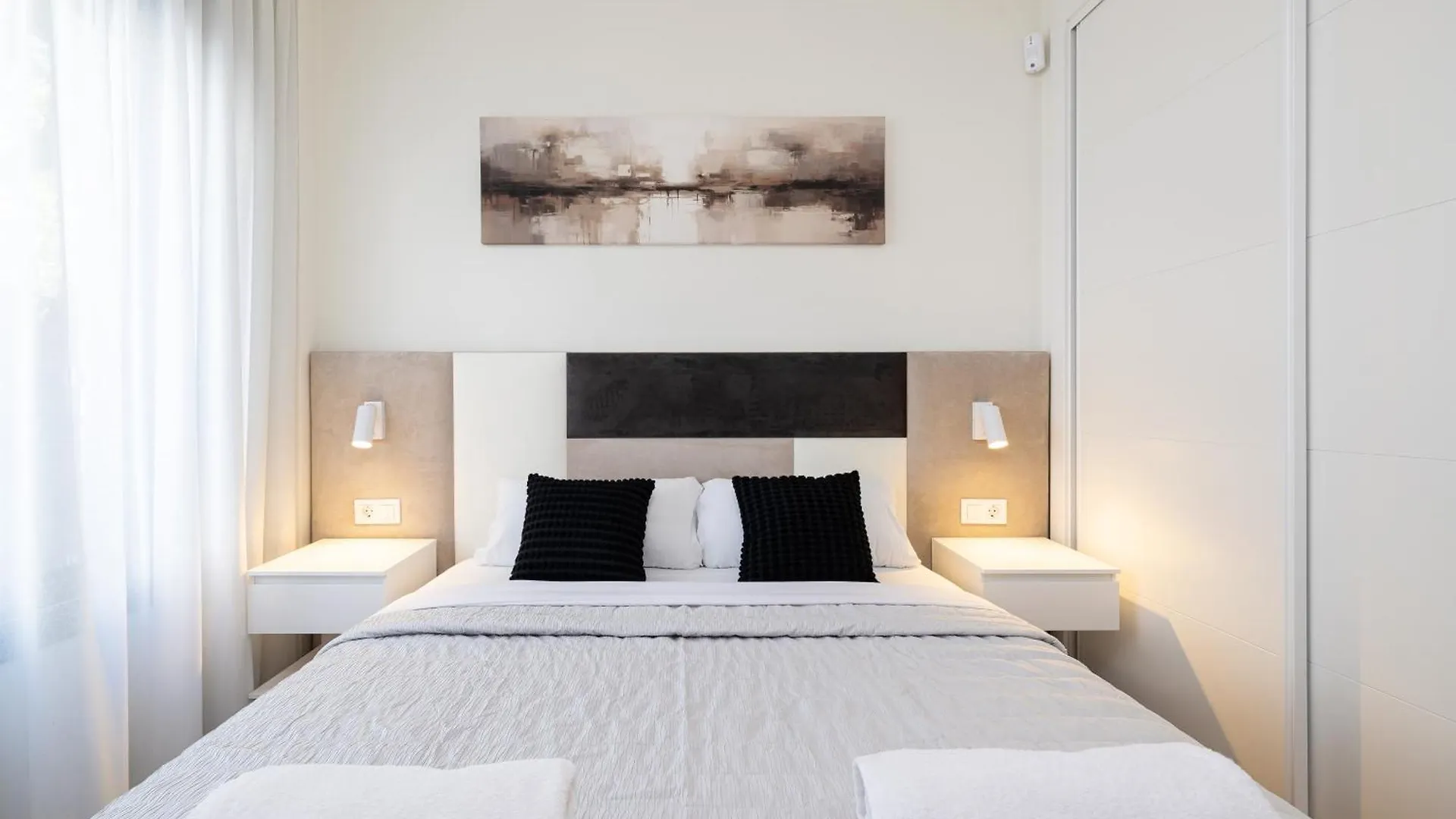 City And Beach Apartment, Estepona 100Mts From The Beach Apartment