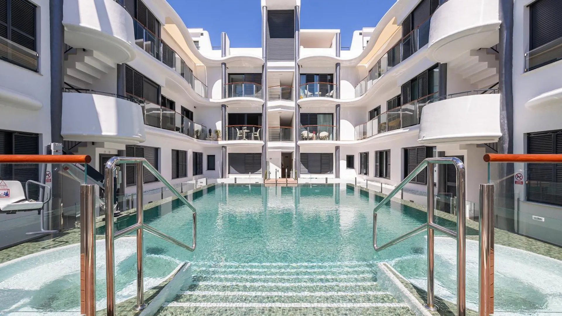 Apartment City And Beach Apartment, Estepona 100Mts From The Beach