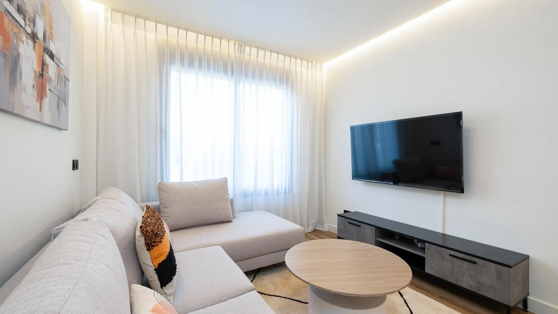 Apartment City And Beach Apartment, Estepona 100Mts From The Beach