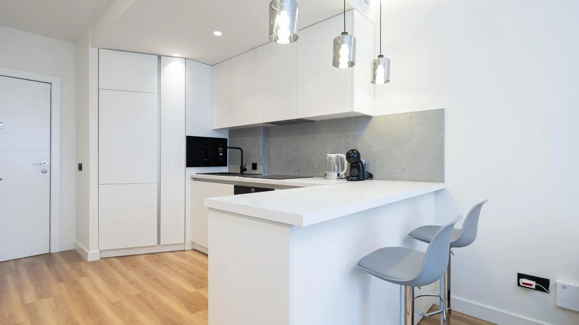 City And Beach Apartment, Estepona 100Mts From The Beach Spain
