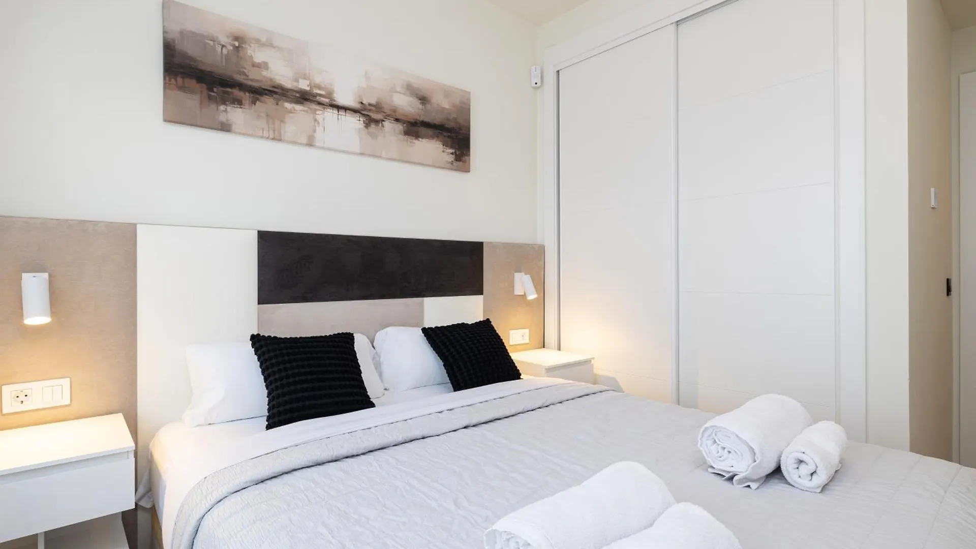 City And Beach Apartment, Estepona 100Mts From The Beach Apartment